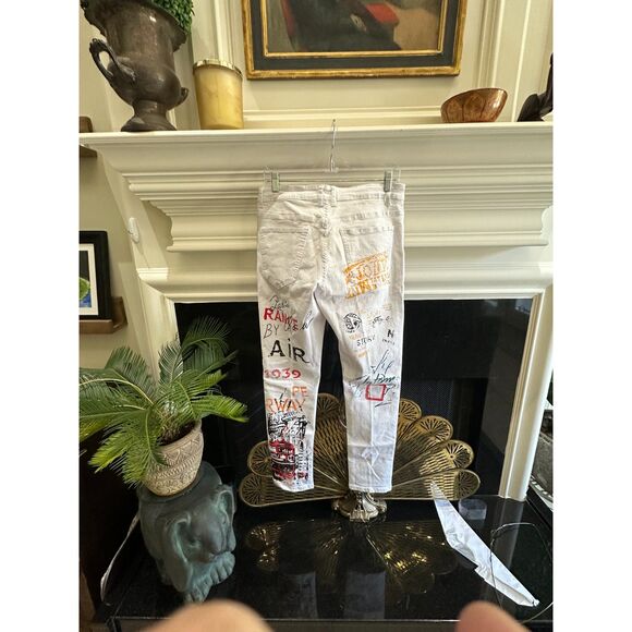 Two Pairs of Men's White Streetwear Graffiti Jeans Size 32 x 30 - Picture 2 of 4